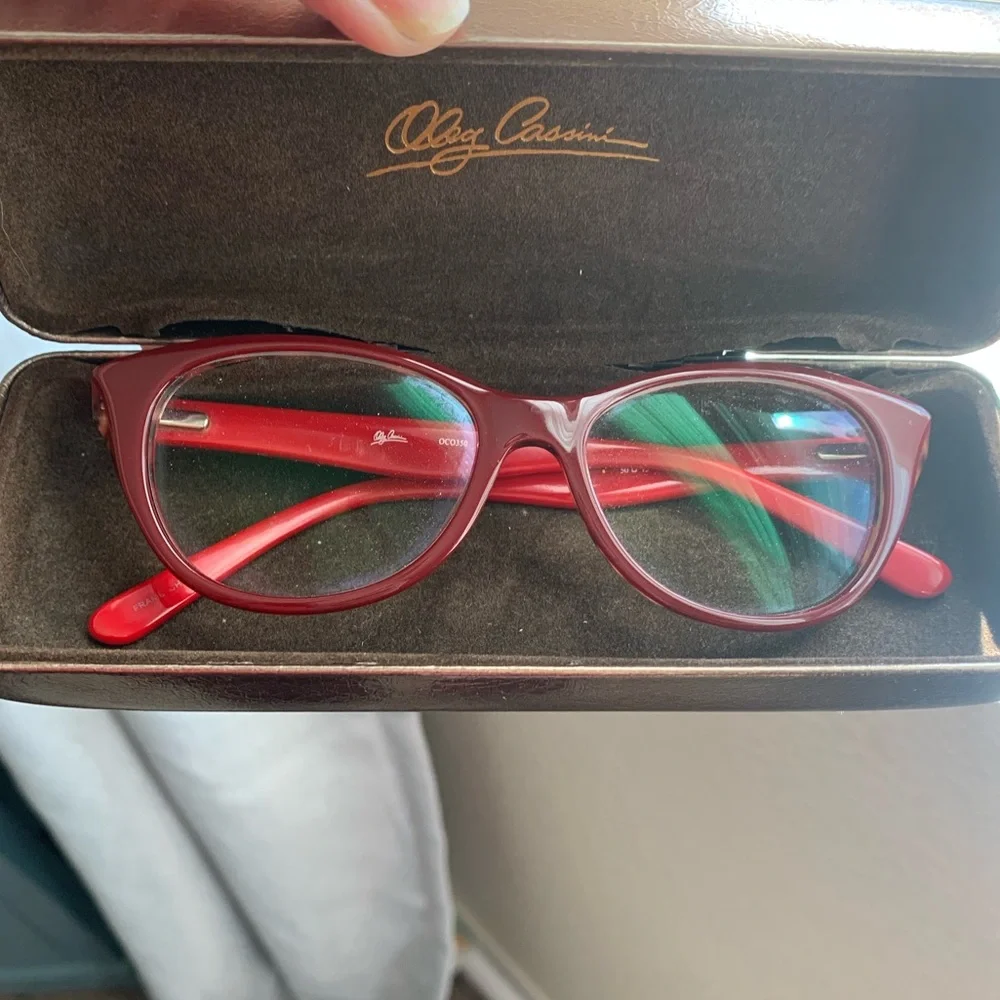 Oleg Cassini Bold Red Glasses - Picture 10 of 10